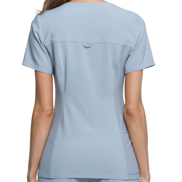 iflex by Cherokee
Women's V-Neck Knit Panel Solid Scrub Top: SMALL - Picture 6 of 6